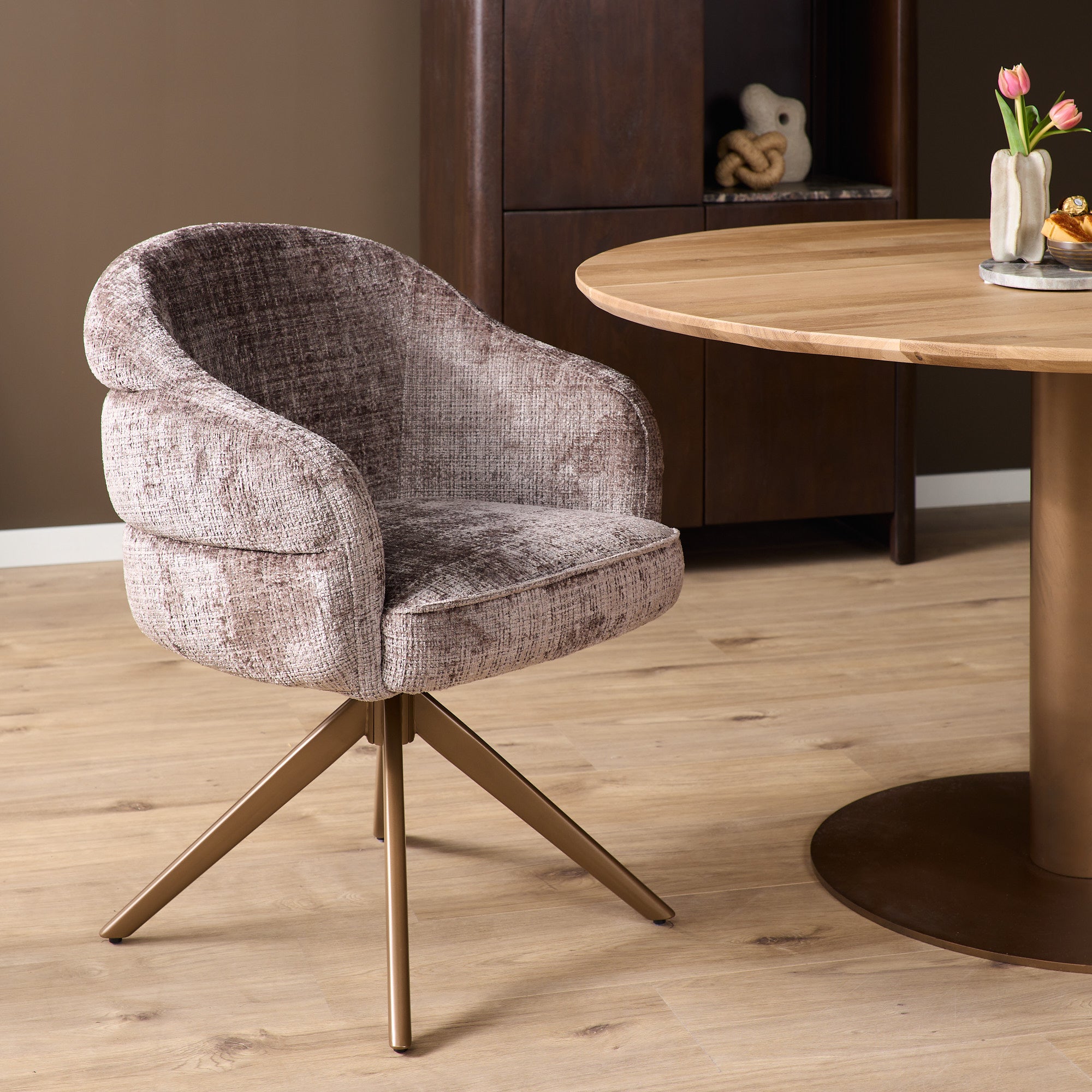 Eetkamerstoel Bella | Clay | Poot Bronze | Met armleuning