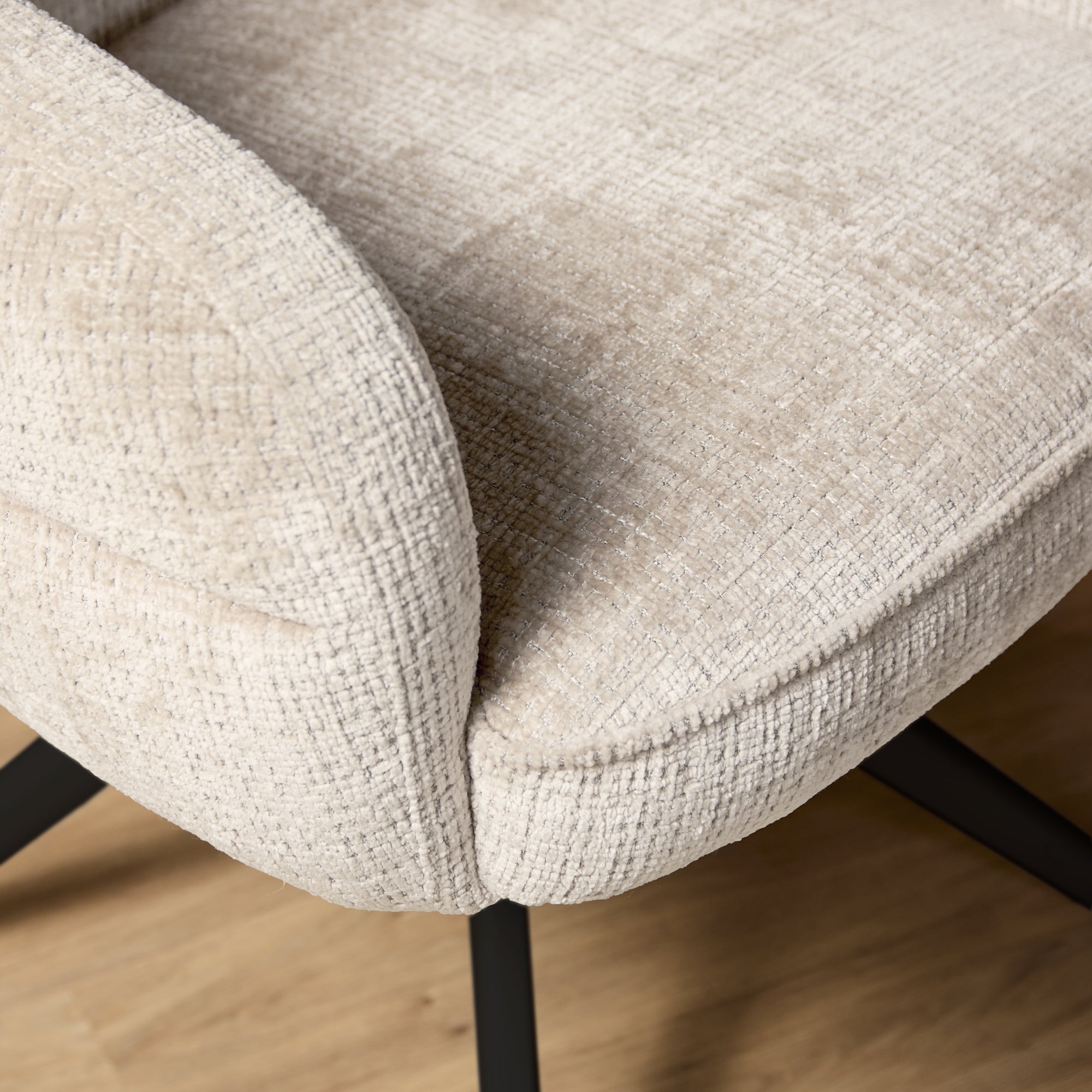 Eetkamerstoel Bella | Off White | Poot Black | Met armleuning