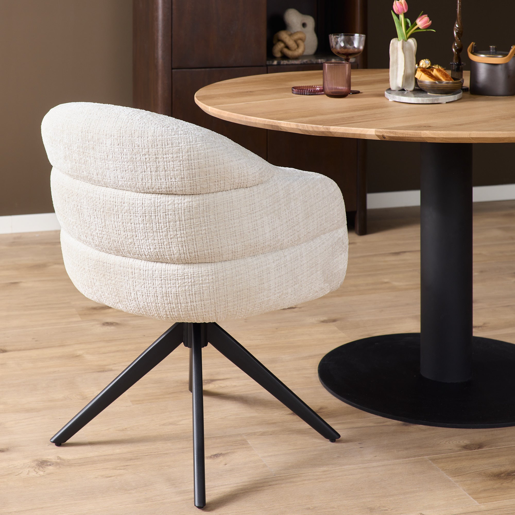 Eetkamerstoel Bella | Off White | Poot Black | Met armleuning