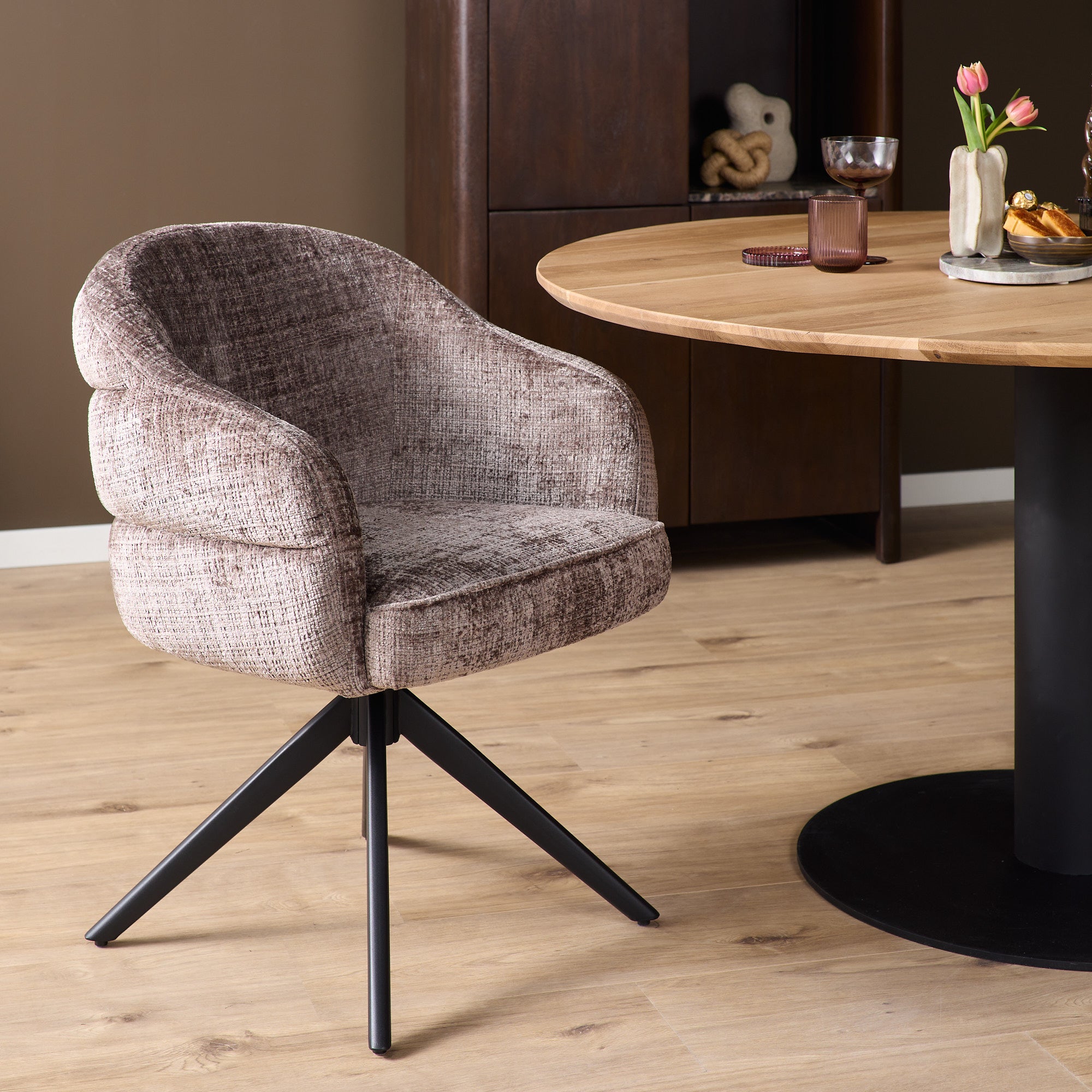 Eetkamerstoel Bella | Clay | Poot Black | Met armleuning