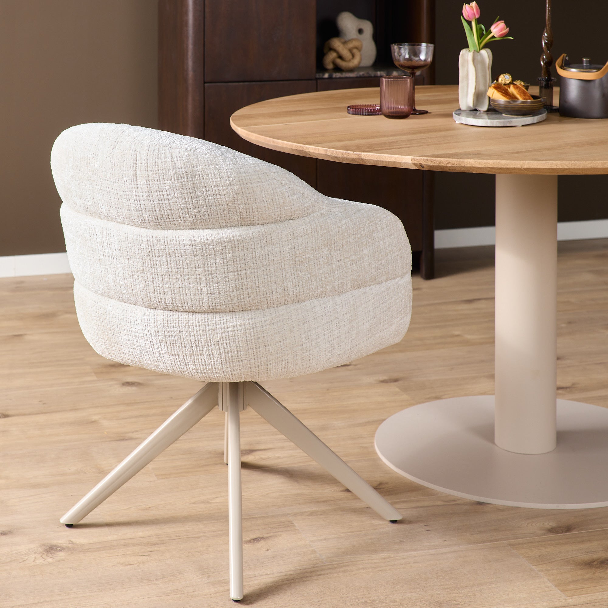 Eetkamerstoel Bella | Off White | Poot Sand | Met armleuning