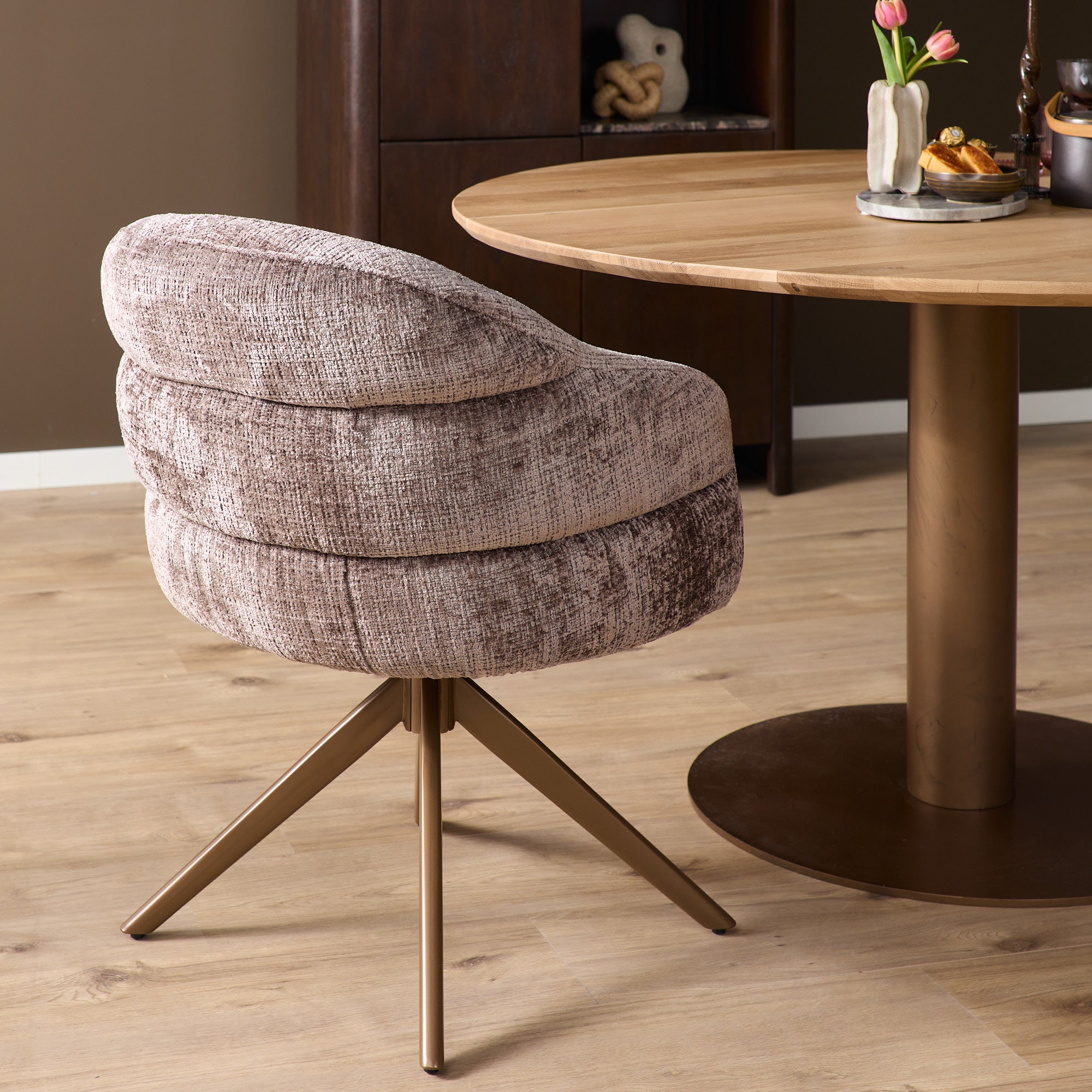 Eetkamerstoel Bella | Clay | Poot Bronze | Met armleuning