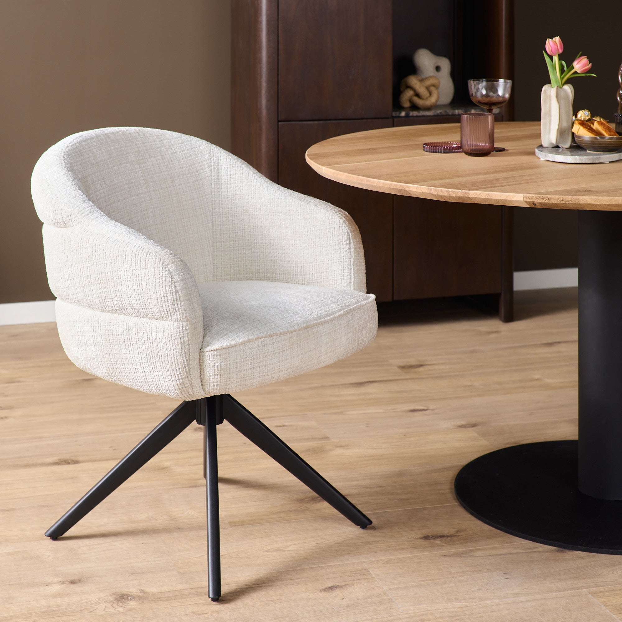 Eetkamerstoel Bella | Off White | Poot Black | Met armleuning