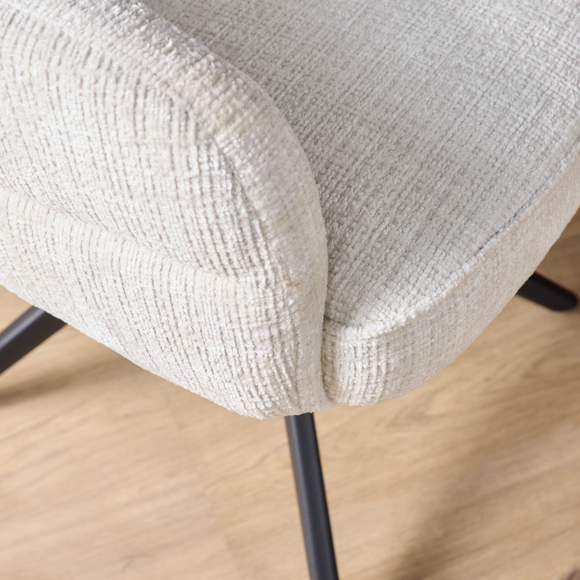 Eetkamerstoel Bella | Off White | Poot Black | Met armleuning