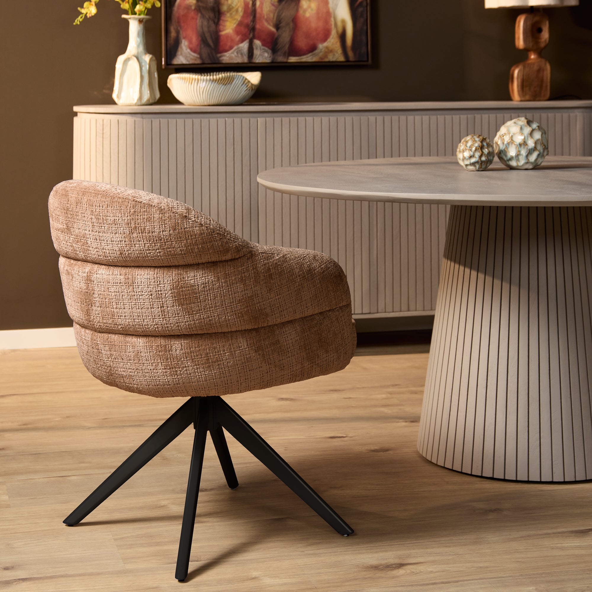 Eetkamerstoel Bella | Cinnamon | Poot Black | Met armleuning